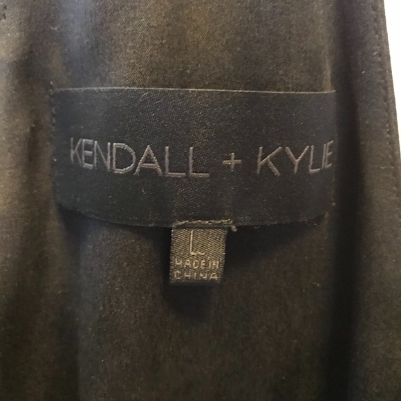 Kendall +Kylie Black V-Neck Tank Top - Picture 5 of 5